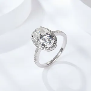 Eleganter Verlobungsring aus 925 Sterlingsilber mit ovalem Moissanit und 18k Weißgold-Beschichtung