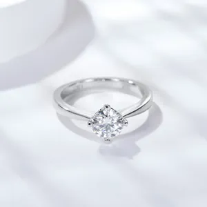 Klassischer Solitär-Verlobungsring aus S925-Silber mit einem 1-Karat-Moissanit-Stein
