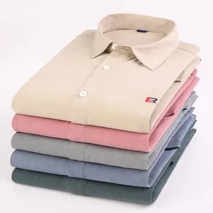 Collezione di camicie casual da uomo a maniche lunghe in colori a tinta unita