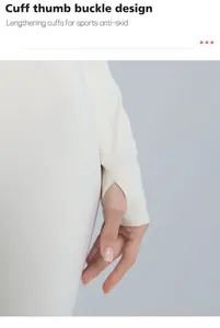 Primo piano del funzionale design con foro per il pollice sulla giacca yoga da donna.