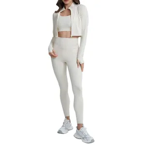 Ensemble de yoga 3 pièces blanc cassé respirant et séchage rapide pour le fitness
