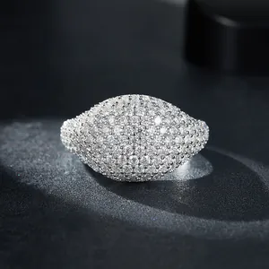 Bague étincelante en moissanite S925 argentée avec pavage complet style hip-hop