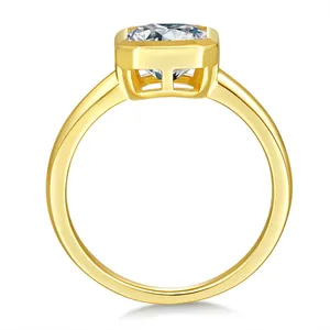 Anillo elegante de moissanita cuadrada engastado en bisel en plata S925 oro de 18k