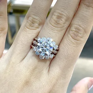 Exquisites stapelbares Moissanit-Ring-Set aus 925er Silber mit V-förmigen Beisteckringen