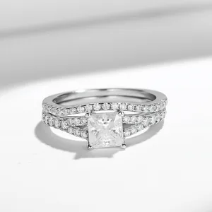 Detail view of 1 carat princess cut moissanite wedding ring set in S925 silver