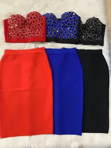Élégants hauts bustiers à strass et jupes crayon bandage en rouge, bleu et noir.