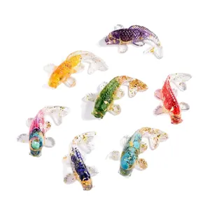 Juego de 7 figuras de peces koi de resina de cristal con copos de pan de oro y piedras