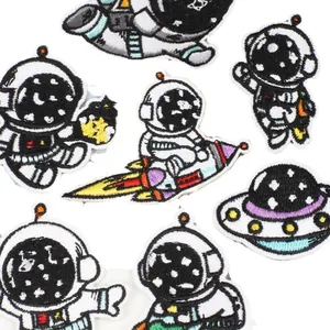 Assortiment schattige astronaut en UFO geborduurde strijkpatches voor kleding