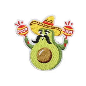 Stickerei-Aufnäher Avocado mit Sombrero und Maracas für festliche mexikanische Partys