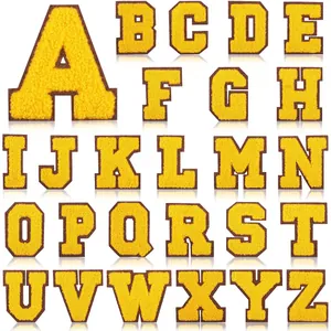 Vollständiges Set mit A-Z gelben Chenille-Stickbuchstaben mit braunem Rand für DIY-Dekor