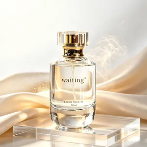 Eau de Toilette Waiting 50ml pour femme dans un flacon élégant sur fond de satin