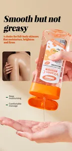 Gros plan de l'huile corporelle FORMBO Vitamin C Glow versée pour hydrater la peau