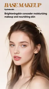 Détail d'un maquillage parfait réalisé avec un bâton correcteur hydratant éclatant.