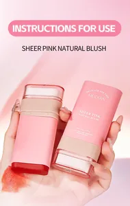 Detailopname van de MEIDIAN natuurlijke blushstick met sponsapplicator en verpakking