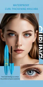 Details der wasserfesten MEIDIAN-Mascara mit langen Wimpern am weiblichen Modell