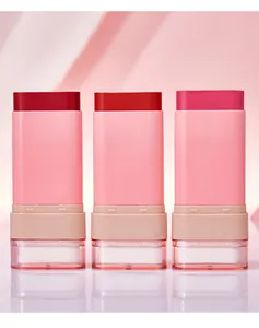 Gedetailleerd overzicht van drie matte blushsticks in donkerrood, rood en roze tinten.