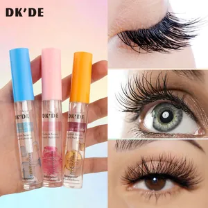 Nahaufnahme von langen, voluminösen Wimpern nach der Verwendung von Wimpernserum