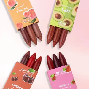 Detailansicht der DKDE Frucht-Themen-Matt-Lippenstiftverpackung und verschiedener Töne