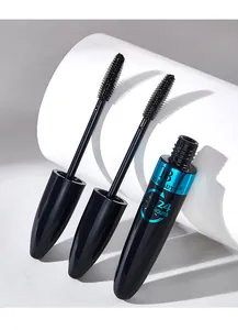 Detailansicht der Wimperntusche-Bürsten und Flasche mit wasserfester 24-Stunden-Formel