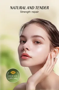 Nahaufnahme eines Models mit weichen Lippen für natürliche Lippenreparaturpflege