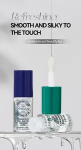 Detailaufnahme des beruhigenden bosuya Lippenöls mit klarem Fluid und Applikatorpinsel
