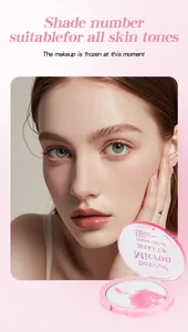 Dettaglio cipria opacizzante resistente all'acqua con effetto naturale sul viso
