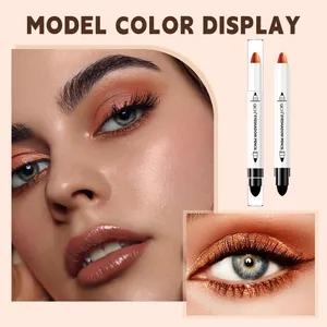 Nahaufnahme des QICIY-Glitzer-Lidschattenstifts mit Make-up-Effekt in Sonnenuntergangsorange