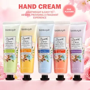 Coffret de cinq crèmes mains Bosuya avec cinq parfums floraux et une formule hydratante
