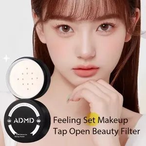 Nahaufnahme der ADMD mattierenden Fixierpuder mit asiatischem Modelldisplay