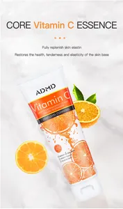 Vista detallada del limpiador facial ADMD Vitamin C con rodajas de naranja fresca de fondo