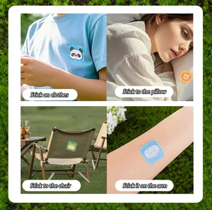 Leuke muggenwerende pleisters getoond op kleding, kussen, stoel en huidoppervlak
