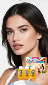 Primo piano del set FORMBO per la cura dei capelli e del corpo con shampoo