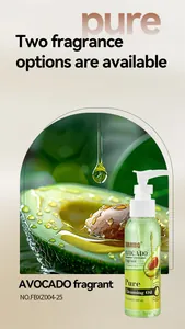 Detailweergave van de FORMBO Avocado Pure Cleansing Oil fles met verse avocado-afbeelding