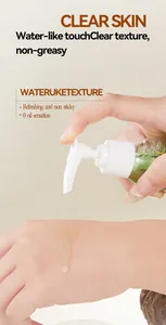 Detail van reinigingsolie textuur met waterachtig gevoel en een niet-vettige finish
