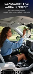 Vue détaillée du désodorisant de voiture FORMBO accroché au rétroviseur intérieur d'une auto