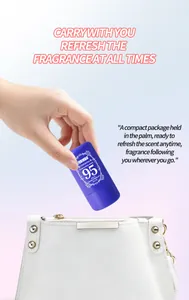 Λεπτομέρεια μωβ FORMBO jelly balm που τοποθετείται σε τσάντα για μεταφορά