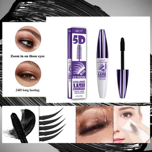 Detailansichten der wasserfesten QICIY Mascara mit Wischfest-Formel und 5D-Volumeneffekt