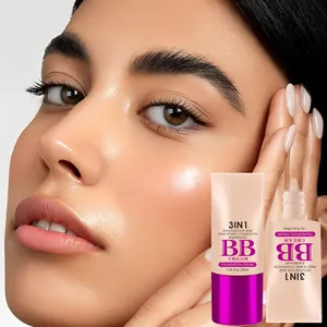 Detailansicht der feuchtigkeitsspendenden 3-in-1 BB-Creme für ein glattes, strahlendes Finish