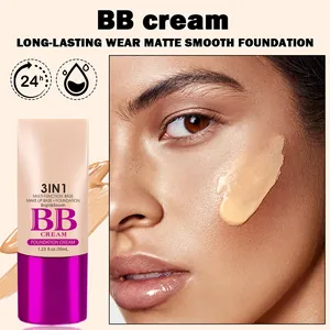 Nahaufnahme von BB-Creme auf Modellgesicht, zeigt glattes mattes Foundation-Finish