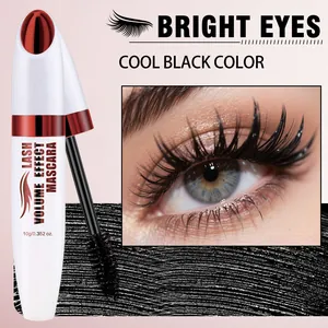Mascara noir professionnel montrant l'effet de volume et de longueur sur les cils.