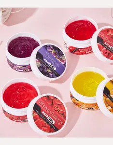 Detailoverzicht van kleurrijke fruithaargels voor perfecte styling en pluiscontrole.