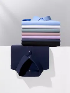 Stapel veelkleurige poloshirts voor heren, naadloos, zeer rekbaar en kreukvrij