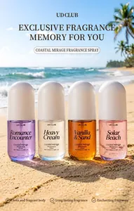 Set di 4 spray profumati UD CLUB Coastal Mirage 100ml su una spiaggia tropicale.