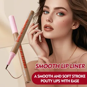 Dettaglio macro della punta del lip liner BMBN con modella che mostra labbra carnose