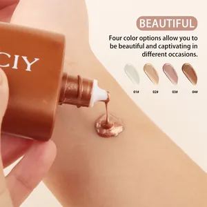 Κοντινή λήψη υγρού highlighter σε δέρμα με τέσσερις επιλογές χρωμάτων για λάμψη.
