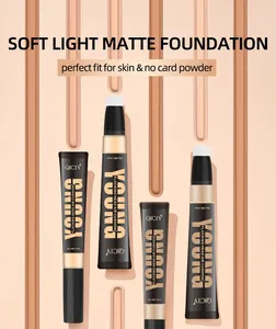 Detail van zachte lichte matte foundation met gevlokte kop air cushion applicator