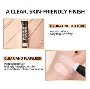 Matte BB-crème foundation swatch met gladde textuur en flocking head applicator