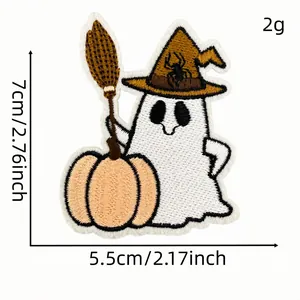 Parche bordado de fantasma para Halloween con medidas exactas de 7 cm x 5,5 cm