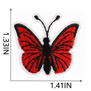 Ricamo dettagliato di una toppa a farfalla rossa e nera con le dimensioni