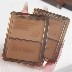 Vue rapprochée de la palette de contouring et d'enlumineur bicolore Rich Bear marron